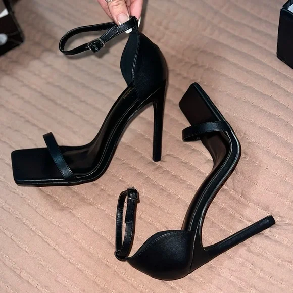 NWOT PLT Black Clover Barely There Square Toe Strappy Heels - Picture 4 of 16